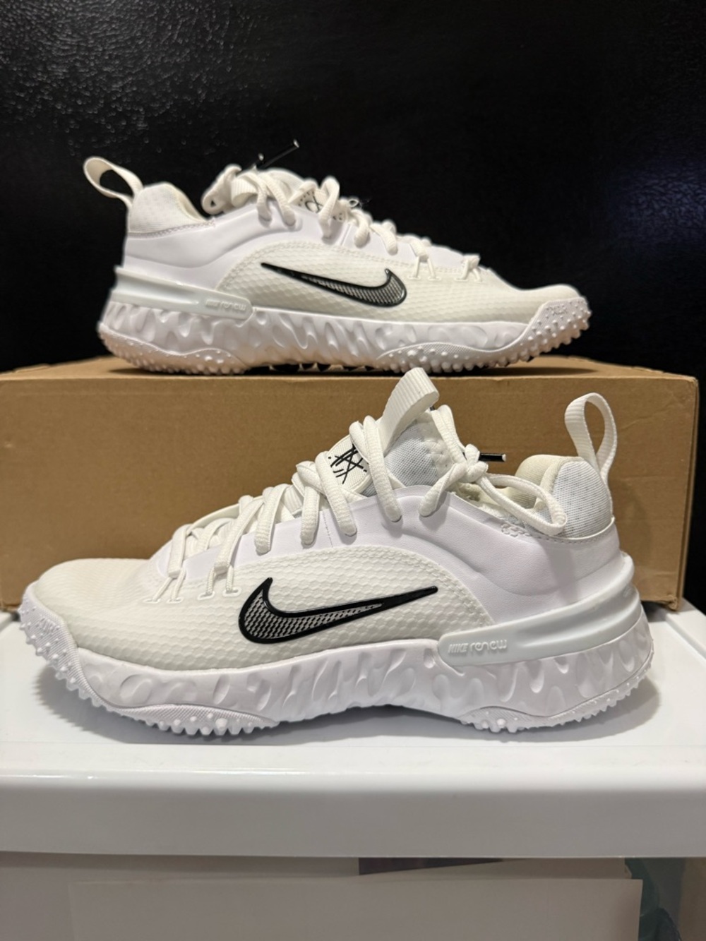 Nike Huarache 9 Elite TF LAX Lacrosse Turf White FN0310-101 Men’s Size 4 W/5.5